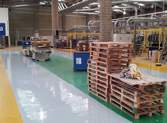 环氧地坪漆盖不住色的处理方法